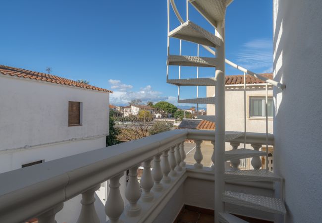 Villa in Empuriabrava - LV15 REQUEESENS