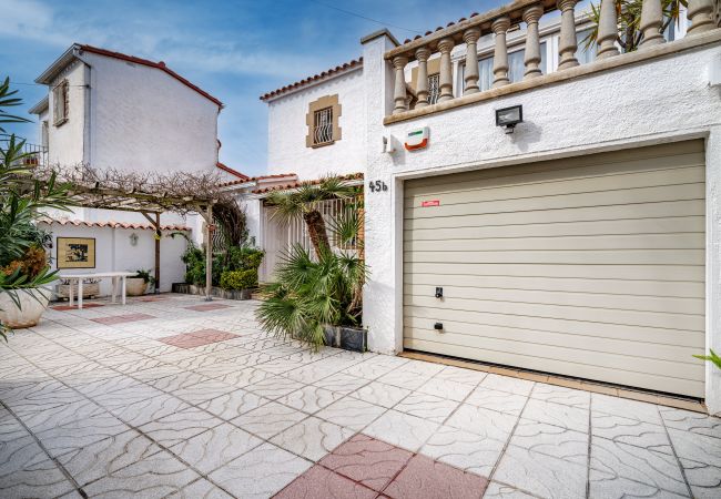 Villa in Empuriabrava - LV05 LIOBREGAT