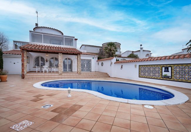 Villa in Empuriabrava - LV05 LIOBREGAT