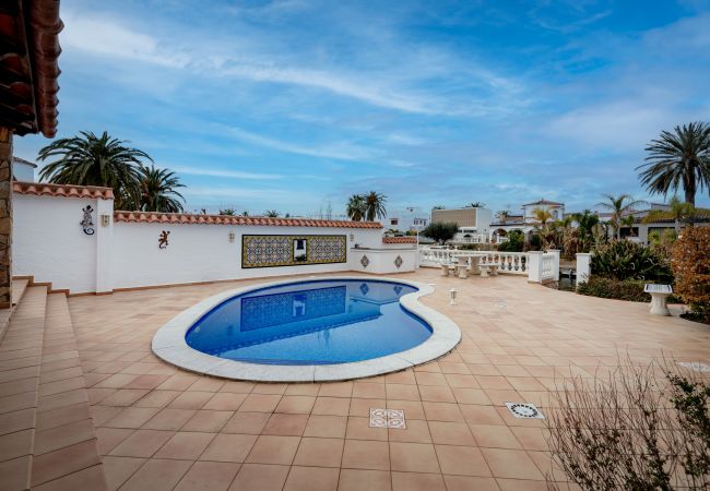 Villa in Empuriabrava - LV05 LIOBREGAT